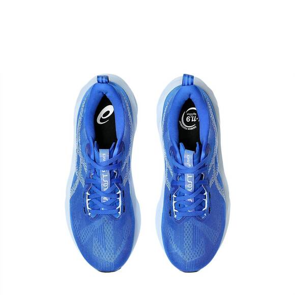 NEW ASICS men\'s novablast 5 running shoes in illusion blue/light blue main image 8